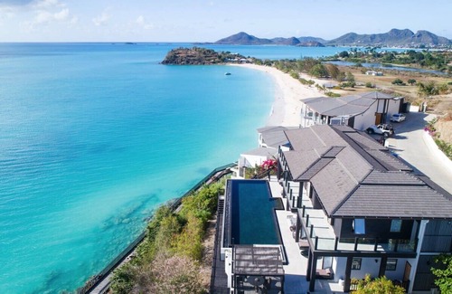 Fryes Beach Villa | Magnificent 4 bedroom villa with wrap around pool