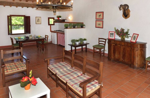 Guasticce Other | Magnificent and large apartment in the Tuscan countryside