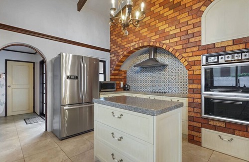 Sunnyhills House | Magnificent Beachfront Mansion | Pool & Fireplace