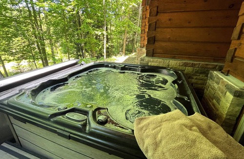 Algonquin Highlands Cottage | Magnificent and private forested retreat at the Highland House!