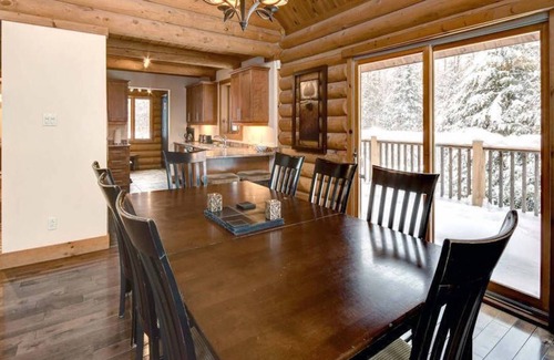 Labelle Ski Chalet | Magnificent Chalet By The Water