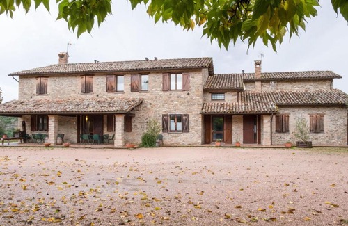 SantʼAngelo in Vado House | Magnificent Farmhouse in Sant Angelo in Vado with Garden