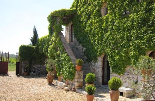 Viols-en-Laval Villa | Magnificent farmhouse with private pool and garden