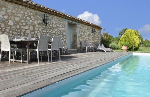 Viols-en-Laval Villa | Magnificent farmhouse with private pool and garden