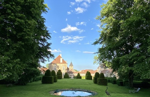 Villegusien-le-Lac House | Magnificent castle with swimming pool, park, between Champagne and Burgundy