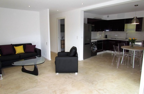 Biot Apartment | Magnificent garden level, private swimming pool, not overlooked, river 100m away