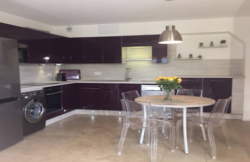 Biot Apartment | Magnificent garden level, private swimming pool, not overlooked, river 100m away