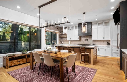 Lake Oswego House | Magnificent Lake Oswego Luxury Estate, Incredible Indoor/Outdoor Living w/Fireplace, Game Room