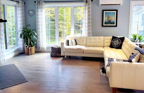 Deauville House | Magnificent large house 5 minutes from Magog