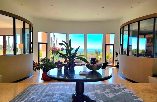 Tucson House | MAGNIFICENT MOUNTAINSIDE ESTATE W/STUNNING VIEWS!