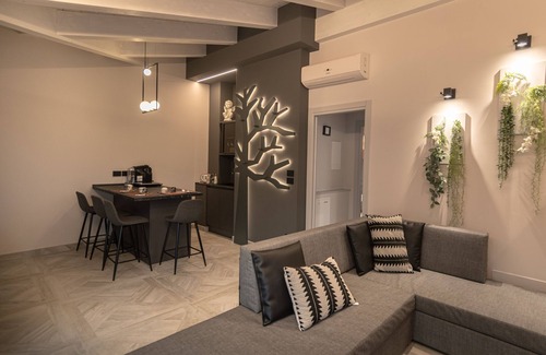 Rivotorto Apartment | Magnificent suite with king-size bed/hydromassage