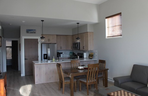 Sun Peaks Apartment | Magnificent view top floor condo