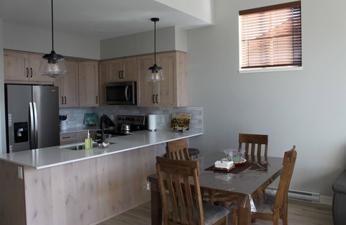 Sun Peaks Apartment | Magnificent view top floor condo