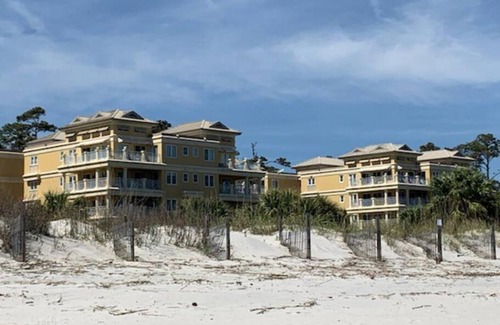 Daufuskie Island Villa | Magnificent Views w/ a Balcony