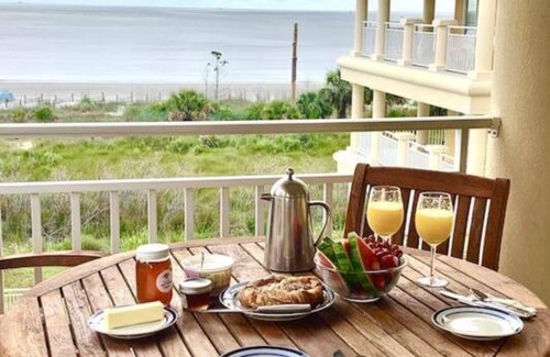 Daufuskie Island Villa | Magnificent Views w/ a Balcony