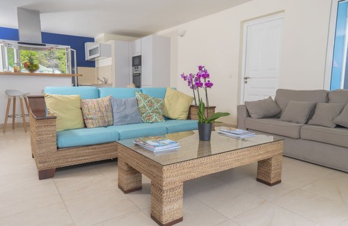 Grand Case Apartment | Magnificent waterfront apartment-Free breakfast