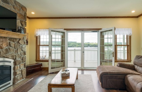 Town of Milo House | Magnificient Newly Built East side Home