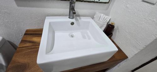 Manzanillo Apartment | Magnifico Departamento, cocina equipada, 2 Recamaras 2 Baños , hasta 6 Personas, 3 albercas, playa a 50 mts wifi, aire acondicionado