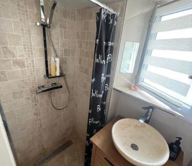 Saint-Jean-de-Boiseau Apartment | Magnifique logement avec sauna infra rouge