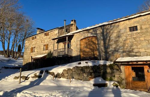 Devesset Ski Chalet | Magnifique Gite en Bord de Lac