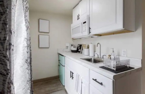 Cardinal Hills Estates Apartment | Magnolia 1 bedroom private unit with private patio