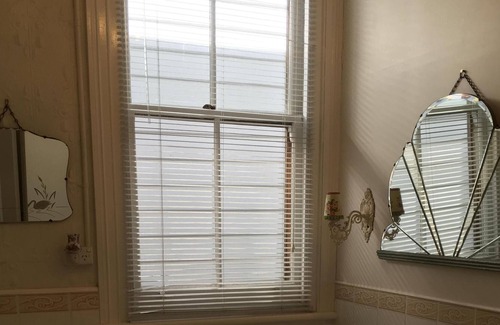 East Tamworth Cottage | Magnolia B&B 2 Bedrooms 2 bathrooms