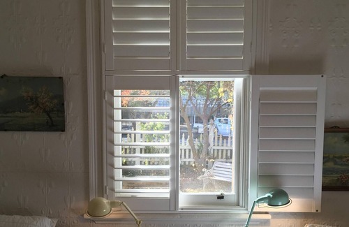 East Tamworth Cottage | Magnolia B&B 2 Bedrooms 2 bathrooms