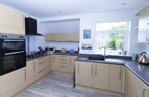 Whitstable House | Magnolia Cove with 2 parking spaces