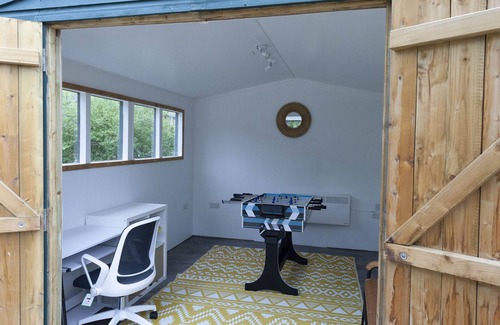 Whitstable House | Magnolia Cove with 2 parking spaces