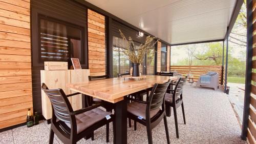 Metlika House | MAGNOLIA HOUSE by the RIVER