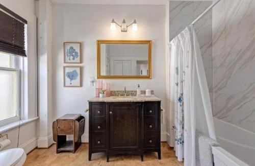 Prince Edward House | Magnolia House - Central Picton, Games Room and steps from town