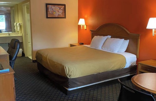 Hattiesburg Hotel | Magnolia Inn Townhouse Hattiesburg MS I-59