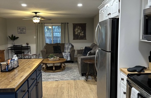 Carterville Condo | *Magnolia inn* updated condo, centrally located. Pet friendly! Boat/RV parking
