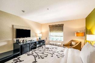 Fruitville Hotel | Magnolia Pointe; BW Signature Collection