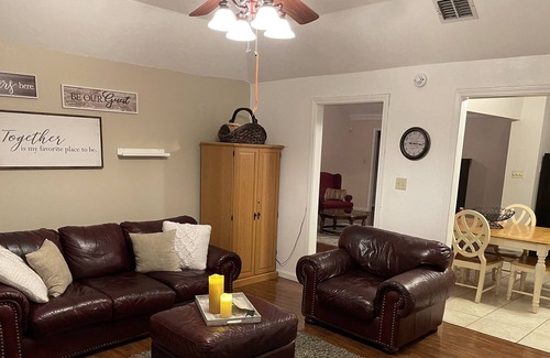 Shreveport House | Magnolia Retreat - full size home nestled in quiet community near the interstate