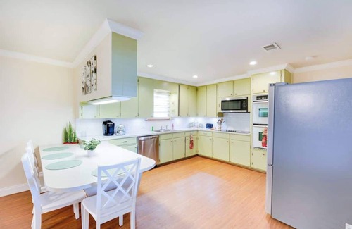 Longview House | Magnolia Staycation S