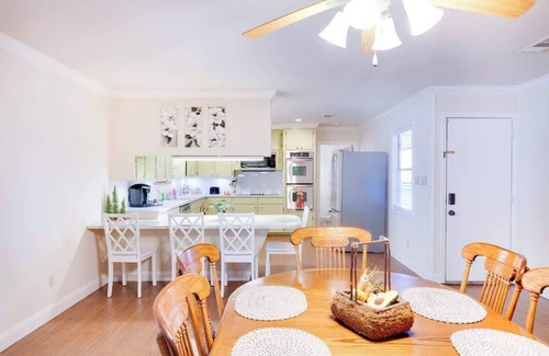 Longview House | Magnolia Staycation S