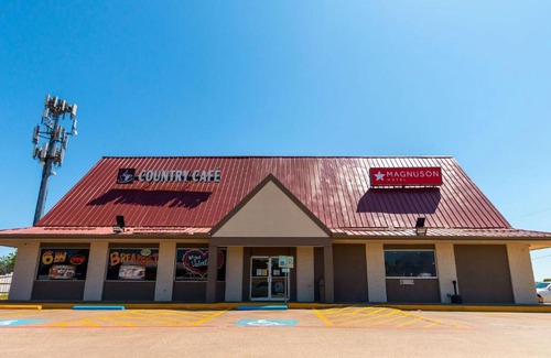 Irving Cabin | Magnuson Extended Stay and Suites Airport Hotel
