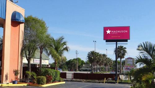 Bayshore Gardens Hotel | Magnuson Hotel Bradenton