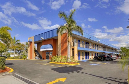 Bayshore Gardens Hotel | Magnuson Hotel Bradenton