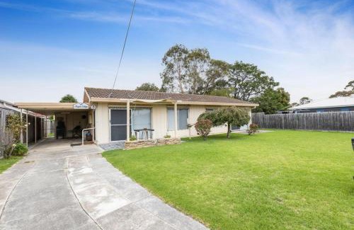 Paynesville House | Magpie Cottage