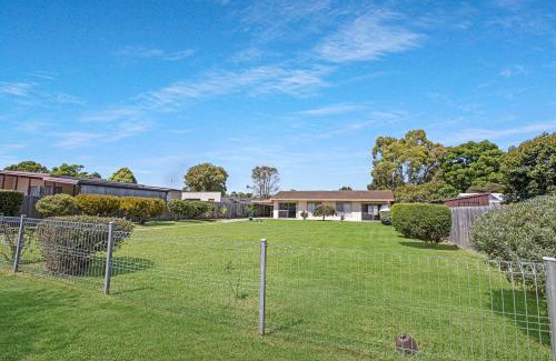 Paynesville House | Magpie Cottage