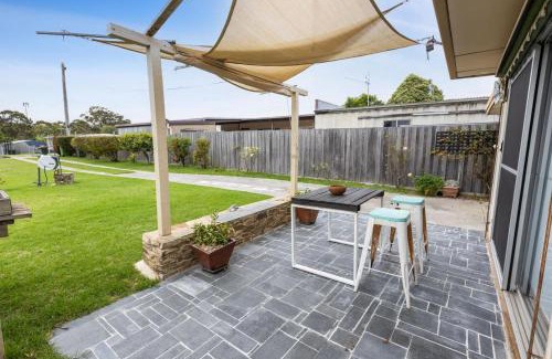 Paynesville House | Magpie Cottage