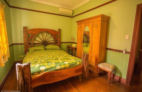 Boyland Other | Magpie Creek Thoroughbred Farmstay Family Unit