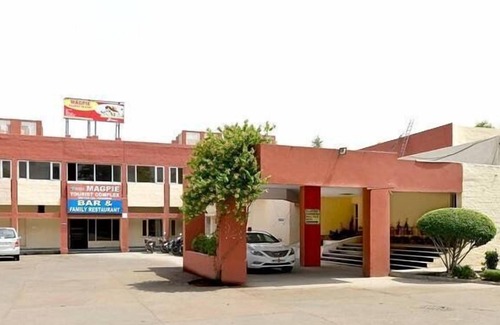 Faridabad Hotel | Magpie Tourist Resort