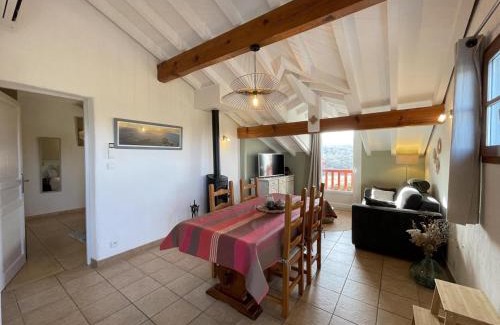 Ainhoa House | Mahastian