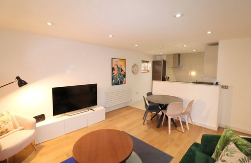 Maidenhead Apartment | Maidenhead - Stylish & Modern Two Bedroom Apartment