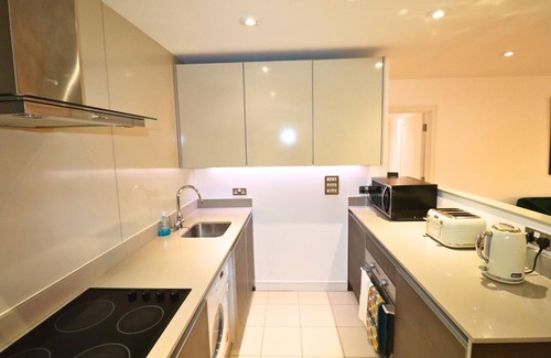 Maidenhead Apartment | Maidenhead - Stylish & Modern Two Bedroom Apartment