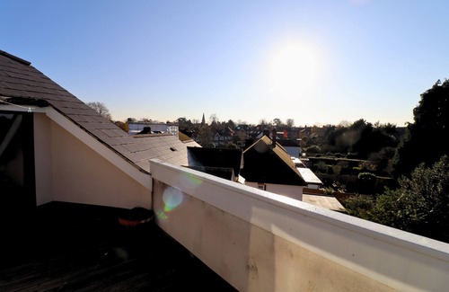 Maidenhead Apartment | Maidenhead Stylish Top Floor Three Bedroom Apartment