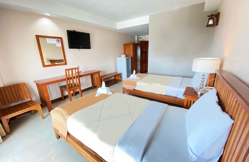 Nakhon Sawan Hotel | Maihom Resort Dechatiwong Bridge